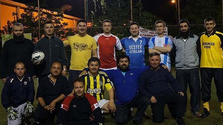 İmamlarla papazlar futbol maçında bir araya geldi