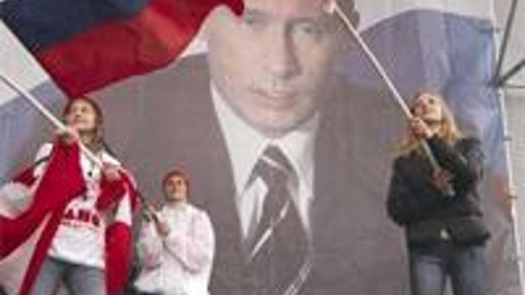 Putin’e çar usulü doğum günü kutlaması