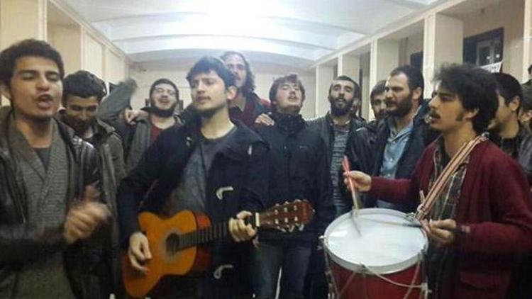 İstanbul Üniversitesinde rektör eylemi