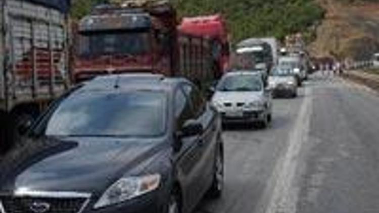 İstanbul- İzmir yolunda dinamitli yol çalışması