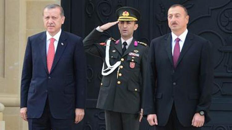 Cumhurbaşkanı Erdoğana Baküde resmi karşılama