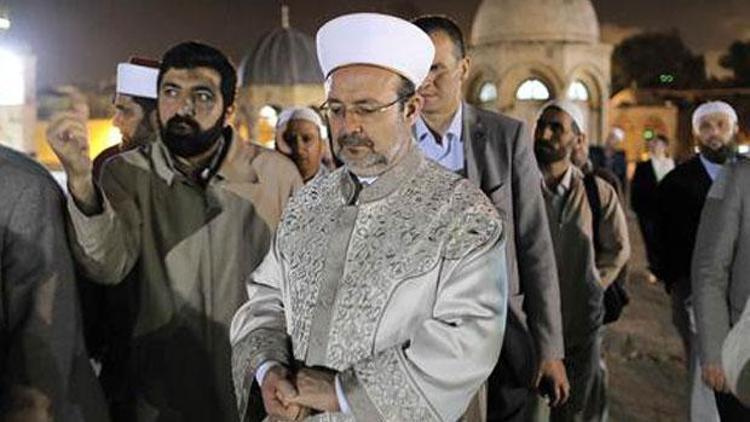 Diyanet İşleri Başkanı Mehmet Görmez Mescid-i Aksada gözyaşlarını tutamadı