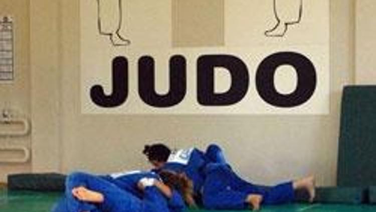 Judoda şampiyon Rusya oldu