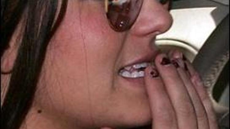 Britneyin tırnaklarına bakın