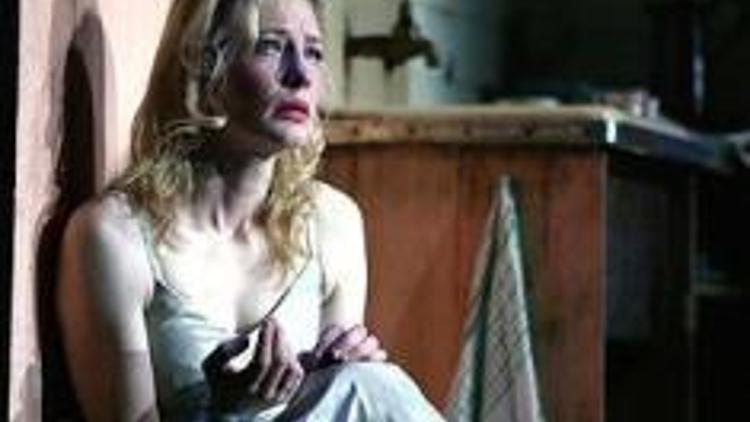 Blanchett tiyatro sahnesinde