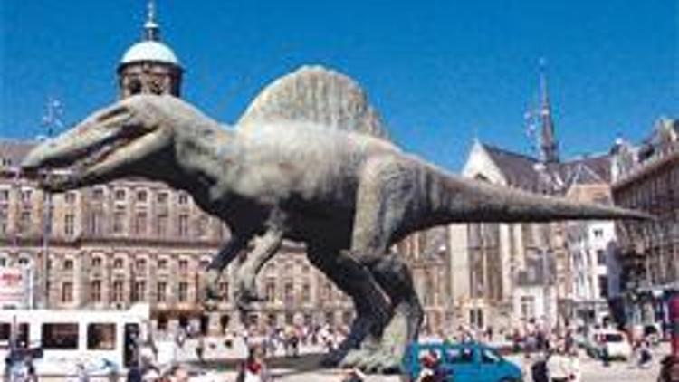 T.rex, ’tarihin en büyük canavarı’ tahtını yitirdi