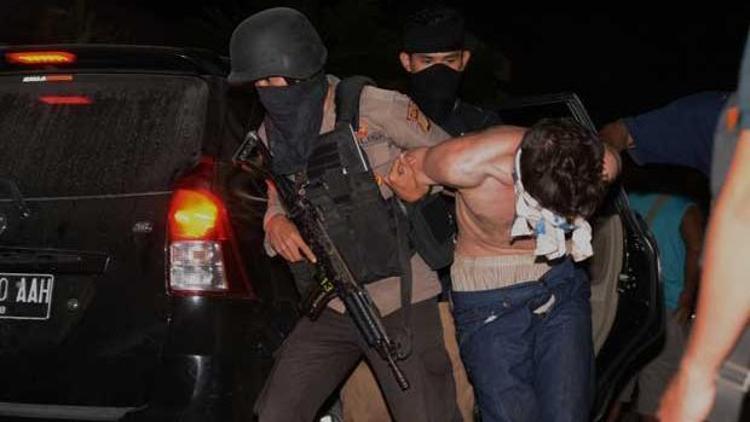Endonezya’daki IŞİD operasyonunda dört Türk gözaltına alındı