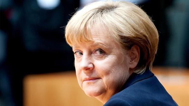 Sol Parti uyarısı yapan Merkel, Yeşiller’e göz kırptı