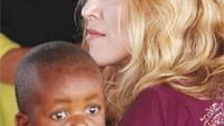 Madonna ikinci evlatlık peşinde