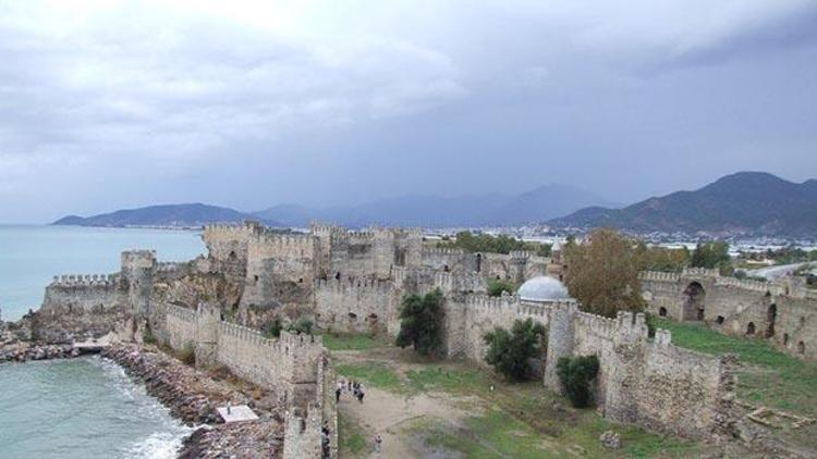 500 yıllık topu çaldılar