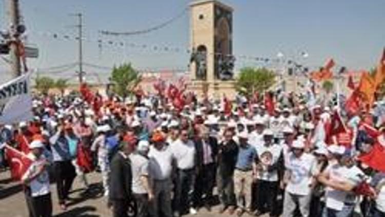 1 Mayıs Eskişehirde Taksim Meydanında kutlandı