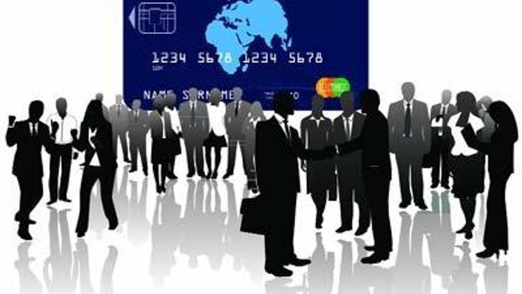 Bankalar, kredi kartına ’yüksek faiz’de dünyayla el ele yürüyor