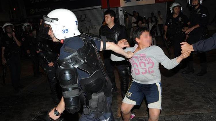 İzmirde polis 10 yaşındaki çocuğu da gözaltına almak istedi