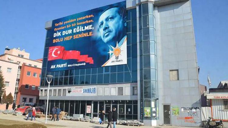 AK Parti pankartı yargı kararıyla kaldırılacak
