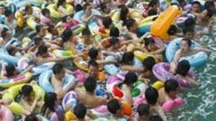 Çinlilerin havuz sefası