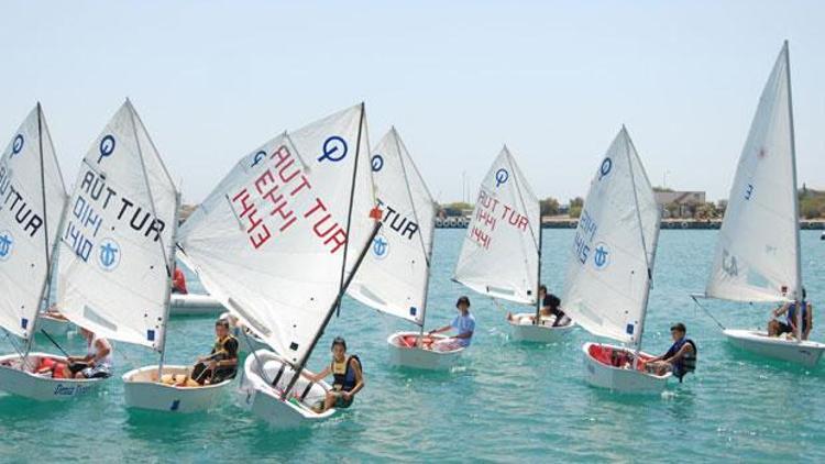 Yelken heyecanı Çeşmede başladı