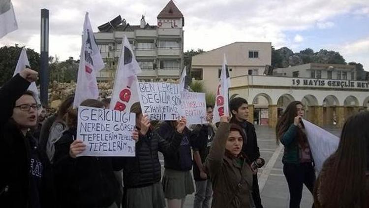 Marmaris’te öğrencilerden ’Eteğime dokunma’ eylemi