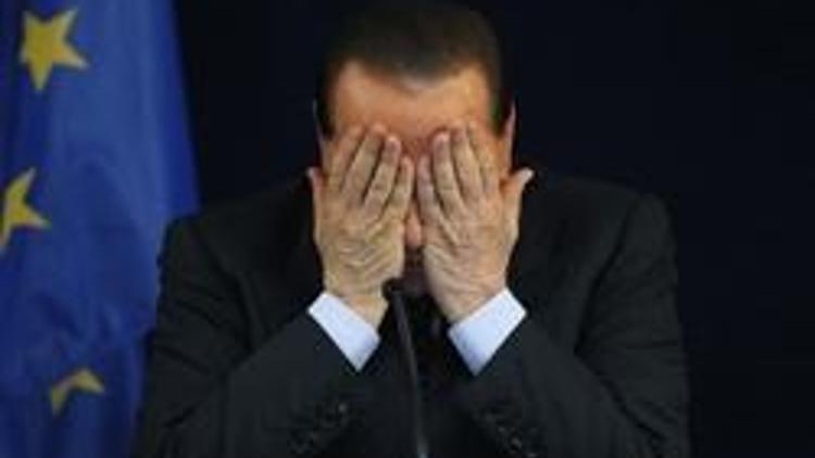 İtalya eski Başbakanı Berlusconiye hapis şoku