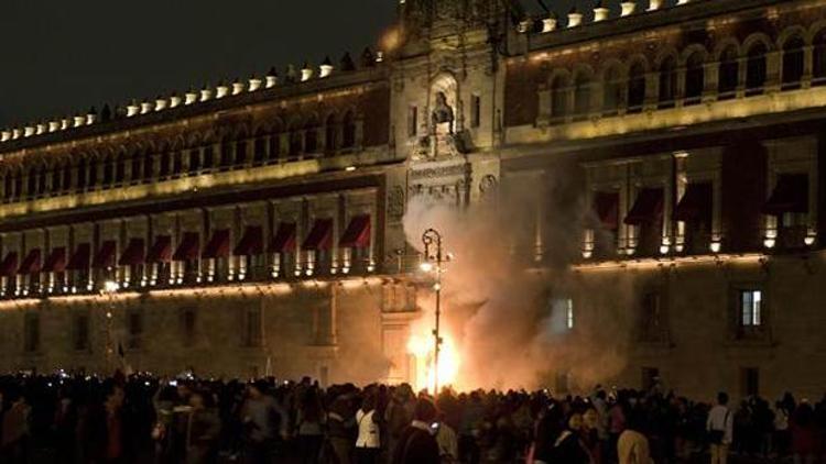 Meksikada yeni protestolar düzenlendi