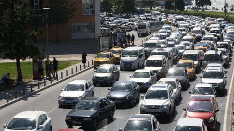 İzmirdeki taşıt sayısı arttı