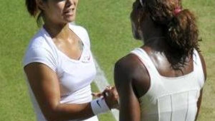 Serena yarı finalde