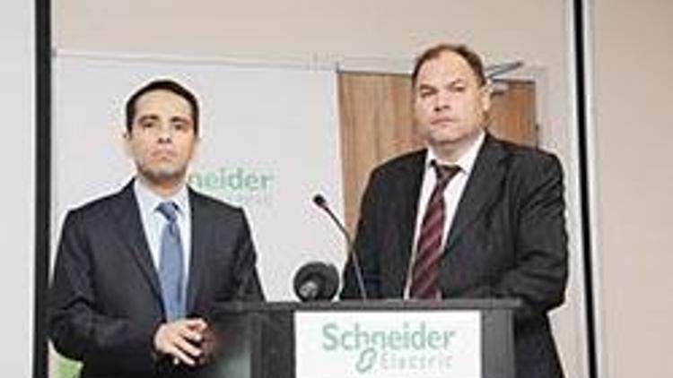 Schneider hedef büyüttü