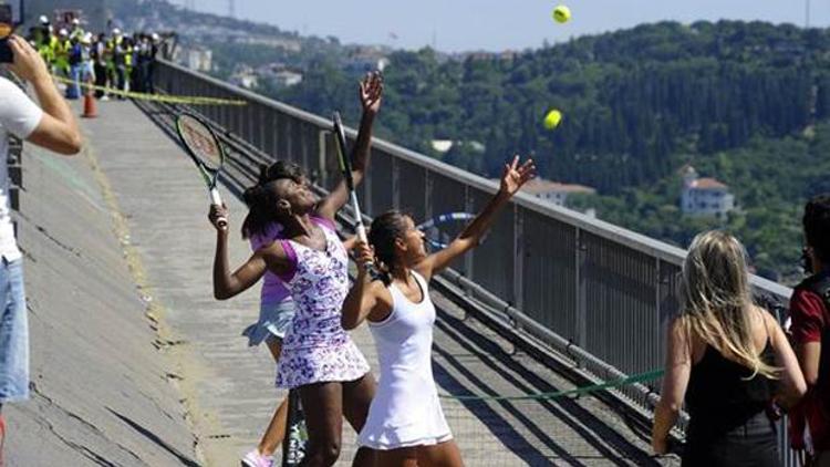 İstanbul Cup Tenis Turnuvası’nın gösteri maçı yapıldı