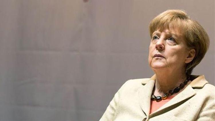Merkel: Rus askeri Ukraynadan derhal çekilmeli