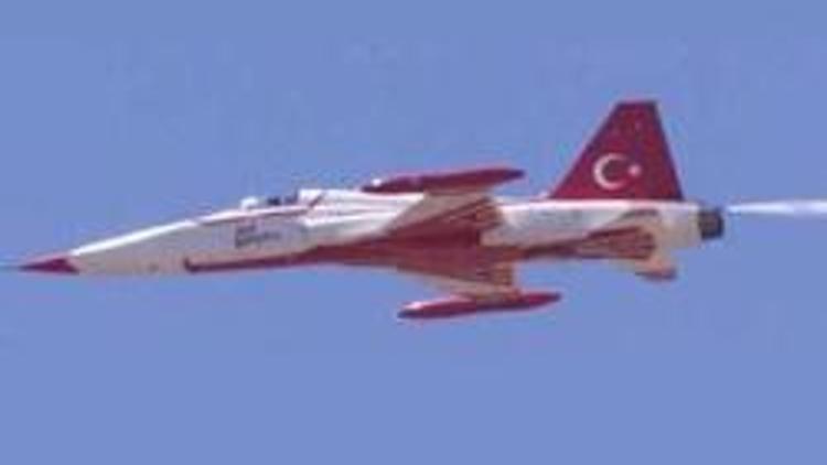 Türk Yıldızlarına ait uçak düştü