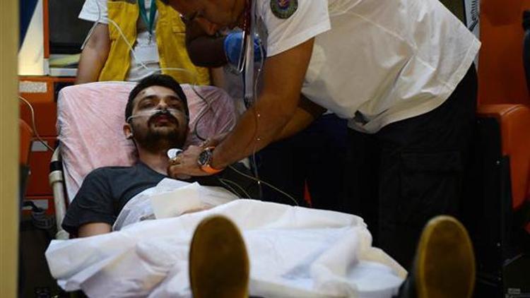 Kızılay personeli Gazzeden ambulans uçakla getirildi