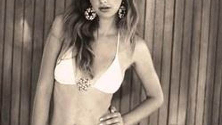 Paris Hilton ve Lopez’in taşlı bikinisine Doğu’dan şaşırtan ilgi