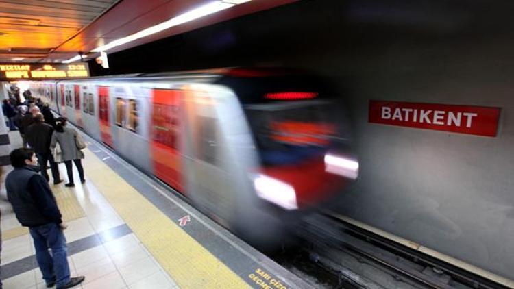 Metro açıldı, trafik arttı