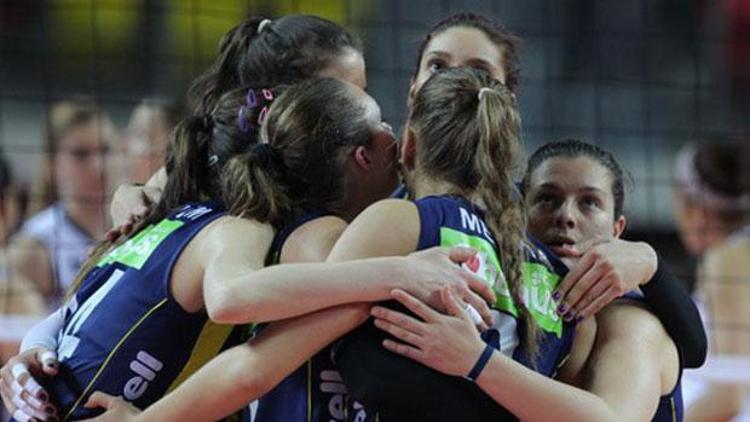 Sarıyer Belediyespor: 0 - Fenerbahçe Grundig: 3