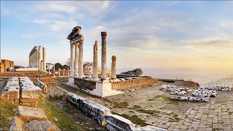 Bergamada hedef mutlu turist, mutlu esnaf