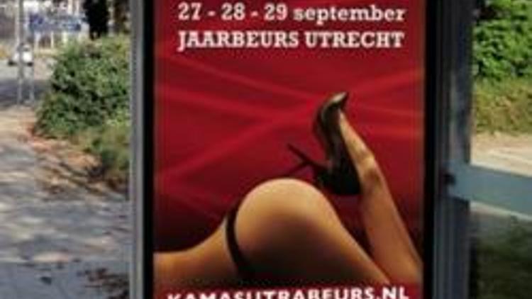 Hollanda: Dindarlardan erotik afişe tepki