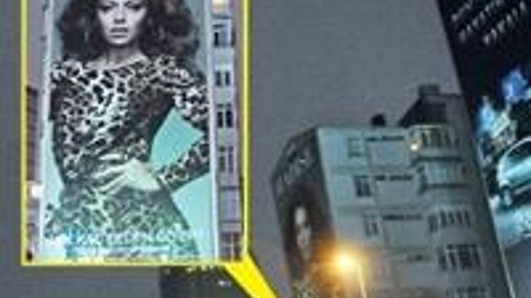 Hadise’nin billboard’u ters köşede