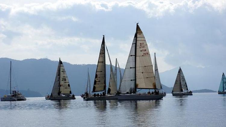 Marmaris Körfezi, yelkenli yatlarla renklendi