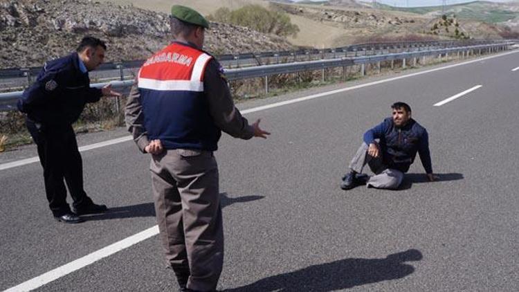 Otobanda bıçak dehşeti