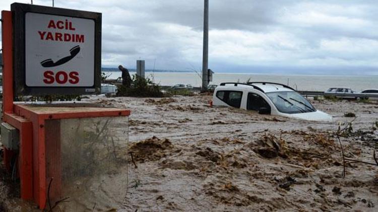 Zonguldak ve Bartında sel