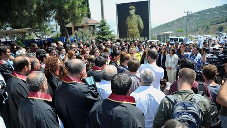 Avukatlara İmralı izni çıkmadı