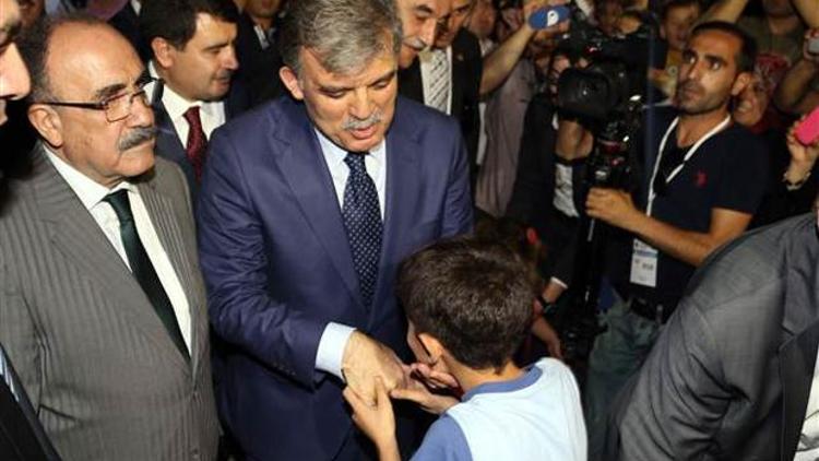 Cumhurbaşkanı Gül, ‘Başbakan Gül’ sloganları ile karşılandı