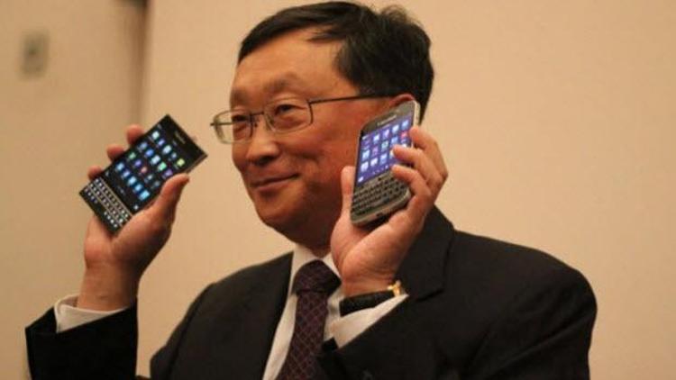 BlackBerryden iki telefon birden geldi