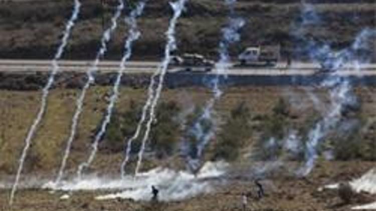 Batı Şeria’da aktivistler İsrail ordusuna ait kışlaya girdi