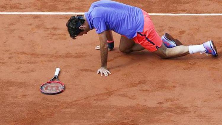 Roger Federer Fransaya veda etti