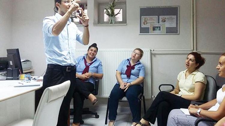Hastane çalışanlarına işaret dili eğitimi