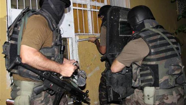 Adanada bin 500 polisle uyuşturucu operasyonu