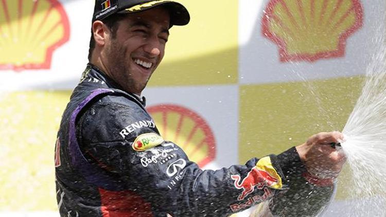 Ricciardo üst üste 2. yarışını kazandı