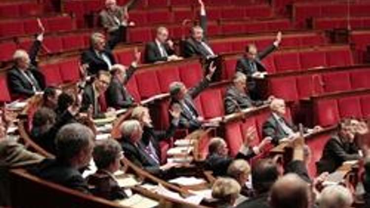 Soykırım tasarısı Fransa meclisinden geçti