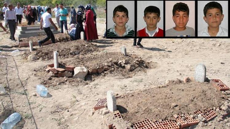 4 çocuk yan yana gömüldü
