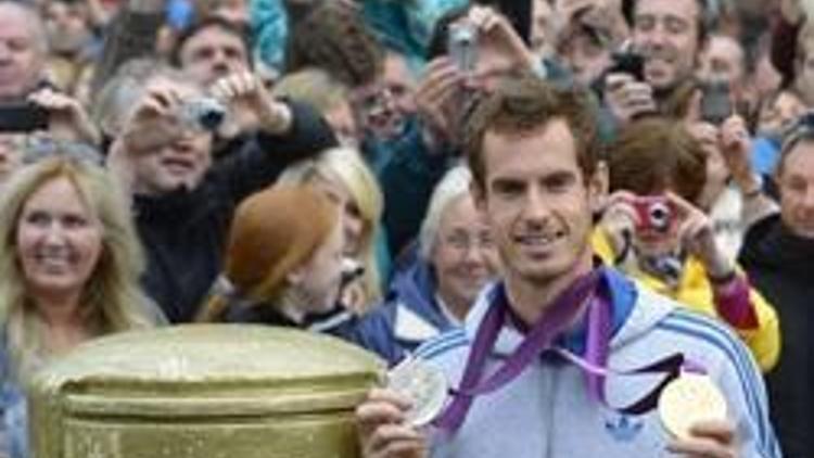 Andy Murray krallar gibi karşılandı